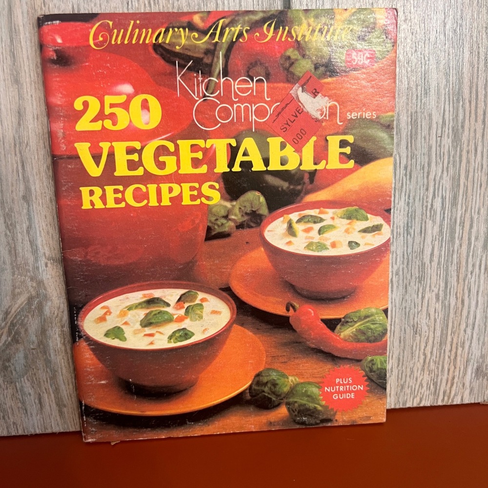Vintage 1975 Culinary Arts Institute 250 Vegetable Recipes Cookbook‎ Booklet